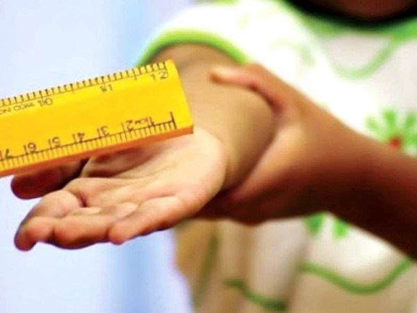 Mơ thấy thước kẻ dài